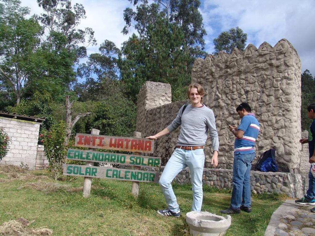 Hostal Y Complejo Recreacional La Playita De Monse Otavalo Exterior photo