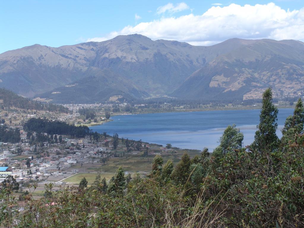 Hostal Y Complejo Recreacional La Playita De Monse Otavalo Exterior photo