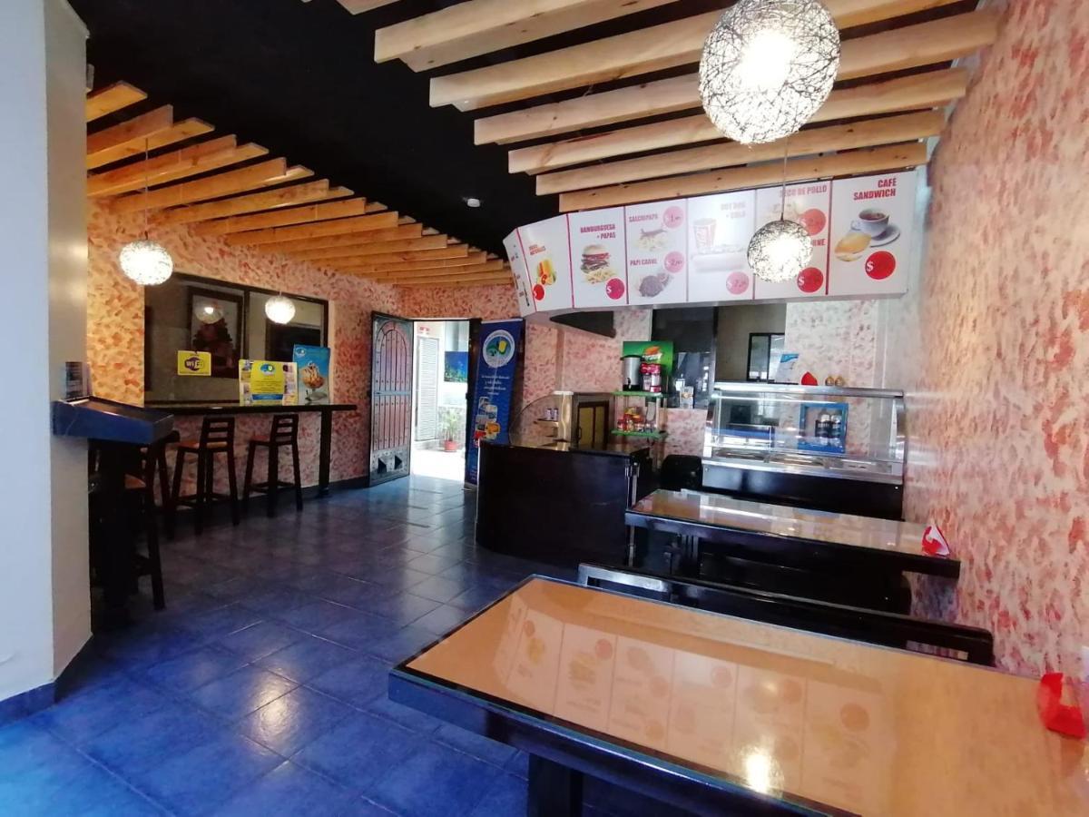 Hostal Y Complejo Recreacional La Playita De Monse Otavalo Exterior photo